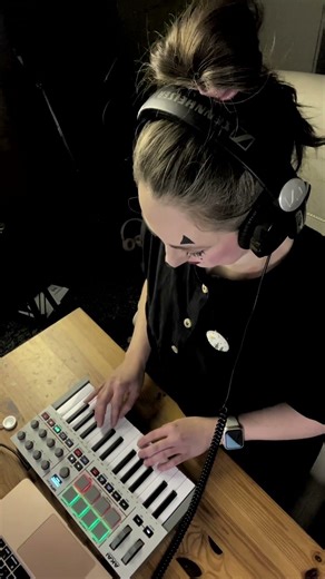 Trip Hop live looping Akai MPK MINI 4 | Massive Attack #triphop #massiveattack #livelooping #akai