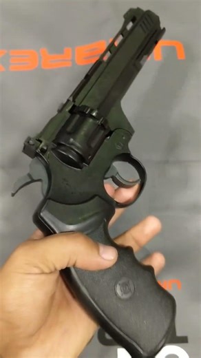 Crosman Vigilante, a CO2-powered air pistol revolver.#trending #co2pistol #shortvideo