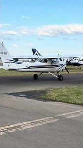 Starting the Cessna 152 engine for taxi #cessna #plane #atc #airplane