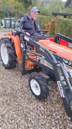 20K views · 185 reactions | Merci à notre client. Livraison d’un kubota B1902 avec chargeur multifonctions et ses accessoires MORGNIEUX ( benne, gyro ) Prix total 10000.00 € | Cerneau SA | Facebook