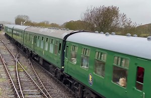 What’s that coming down the tracks? Of course, it’s The Polar Express on the way back from the North Pole! We will be running Polar Express trains this week from Thursday to Sunday as well as throughout December and tickets are still available online here - https://thepolarexpress.seetickets.com 📸Ben Ford SLL - Southern Locomotives Ltd The Polar Express Train Ride - Swanage | Swanage Railway