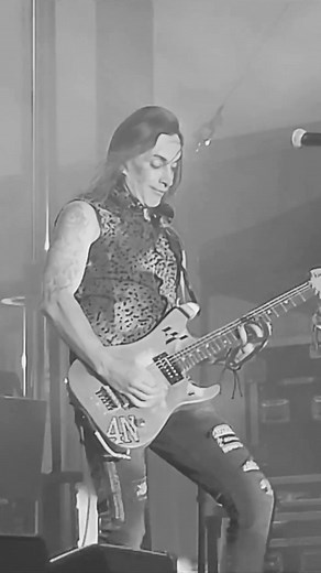 7.3K views · 274 reactions | Nuno Bettencourt: "While you're learning guitar, figure out the drums, too. Not only does it help you have great timing, but it helps you understand how a band works". #theguitarnotebook #nunobettencourt | The Guitar Notebook | Facebook