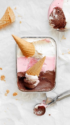 Neapolitan Ice-Cream🍦 YAY or NAY? Who wants a scoop? Follow @thelittleblogofvegan for the best vegan recipes! VEGAN | GLUTEN-FREE | NO-CHURN | EASY! This super easy, creamy and DELICIOUS Neapolitan ice-cream can be made in minutes, perfect for cooling down in the sun!☀️🍓🍫 Grab an ice-cream cone & get scooping! 🍦 COMMENT ‘NEAPOLITAN ICE-CREAM’ and I’ll DM you the recipe link! Or just head to my site! • Get the full recipe on my website: thelittleblogofvegan.com Type ‘Neapolitan Ice-Cream’ in 