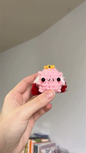 King Piggy Plushie 🐷👑 #crochet #amigurumi #smallbusiness