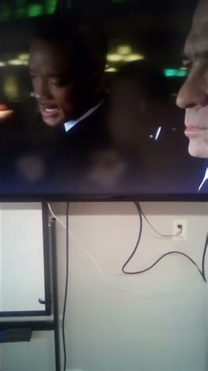 She's laughing cause 2 aliens are humping her knee caps given a chance to find it guys