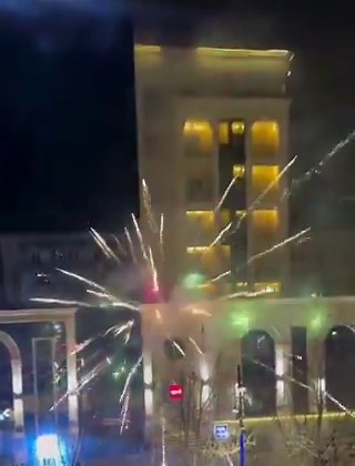 İrfan Can Kahveci: "Havai fişek girişimi bizi çok etkilemedi çünkü böyle şeyleri bekliyorduk.Bizi düşürebileceklerini düşünüyorlar ama Türk milletini daha tanımıyorlar galiba...Daha da hırslandık. Teşekkür ederiz."