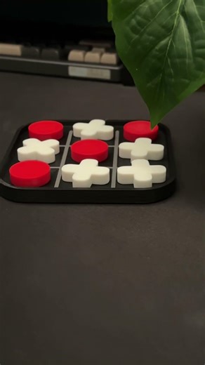 Paper vs Magnetic Tic-Tac-Toe 👀