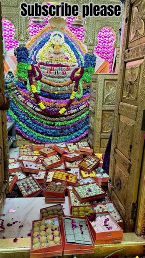 खाटू श्याम जी के लाइव दर्शन करें #khatu #shyam #shyamjibhakti #hindudeity #khatubhajans #morning#ram