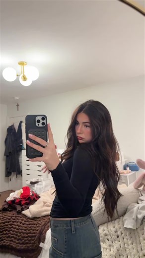 Olivia Barnett (@livvbarneyy)’s videos with оригинальный звук - Look at this