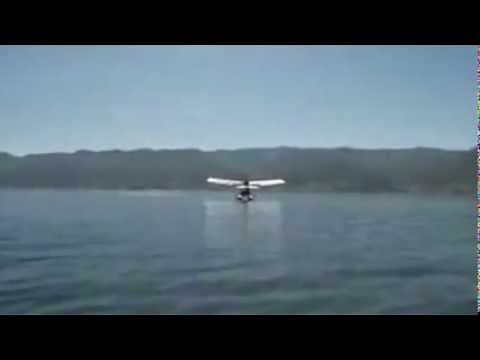 Flying an ultralight on amphibious floats