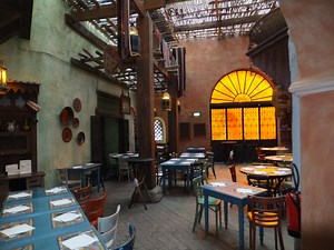 Agrabah Café at Disneyland Paris – Buffet Menu, Location & Tips
