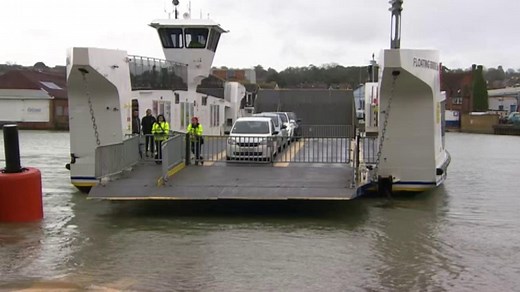 The Isle of Wight's new chain ferry has struggled to dock