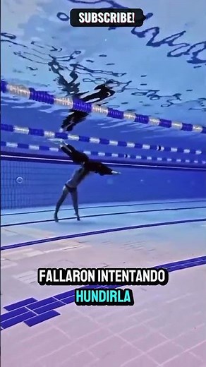 "¡Increíble! 😱 Esta chica derrota a dos chicos en la piscina 🏊‍♀️💦"