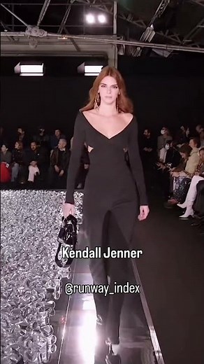 #shorts #runway #model #fashion #catwalk #supermodel