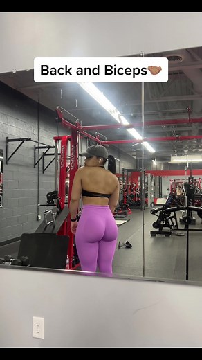 Back and Biceps 🤝🏽 Plus these leggings are from Amazon and they are currently 40% off🥳 #backworkout #fitmom #biceps #back #fitmomsoftiktok #workout #fitness