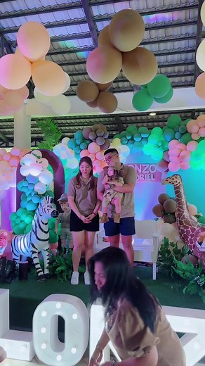 Family Safari Theme Outfit Ideas for Mom and Dad | OOTD Compilation