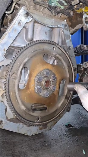 Nissan main oil seal leaked replacement guide DIY auto | Automotive.4