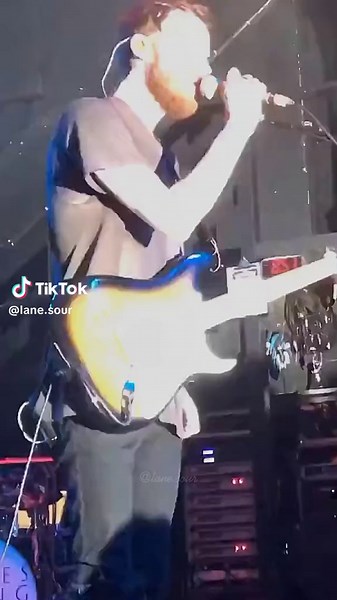 Infinity - Jaymes Young Lyrics in Spanish Edits