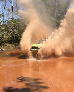 SPLASHHH DAY 🤘🏼 @guigaspinellipiloto @youssefrally na especial de hoje! @spinelliracing @mundomit #sertoes #tritonzeiros #lifestylet4x4c #mundomit | Triton 4x4 Club Brasil