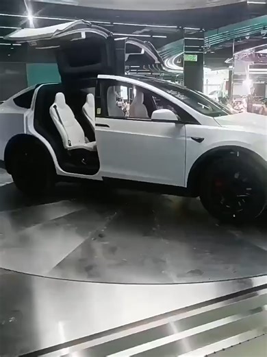 360-degree stainless car rotating table for auto show or the launch of a new car model #autoshow #turntable