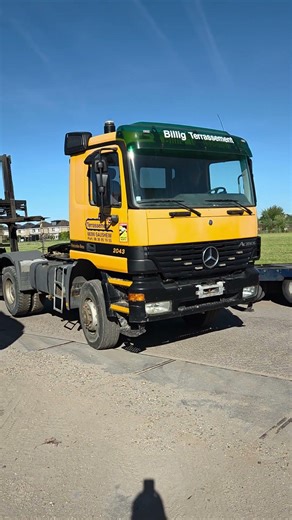 Loading Mercedes Actros 4x4 part 1