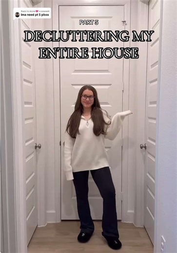 Replying to @skylyn🩷 decluttering my entire house pt. 5😭 next up i'm decluttering AND organizing my entire KITCHEN!!! i'm sooo excited🤤#declutter #cleaningmotivation #decluttering #declutteryourlife #organization