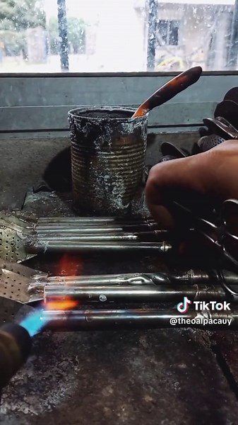 Cómo soldar bombilla de alpaca con soldadura de plata