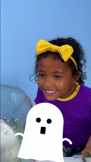 Silly SPIDER 🕷️ Sink or Float Sensory Challenge! 👻 Spooky Science Experiments! #Shorts