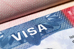 Apa Perbedaan Visa dan Exit Permit? Simak Penjelasannya : Okezone Women