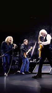 9.7K views · 1K reactions | HISTÓRICO: A última vez que Led Zeppelin performou 'Kashmir' em 2007 para uma Arena O2 lotada em Londres! 蘭 Esse show ficou marcado na história pela reunião da banda! #102ponto3 #ledzeppelin #kashmir | 102.3 FM | Facebook