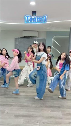 Team 1 or Team 2? | Follow Me | Tiktok Viral Dance Trend Copines #trending #fyp