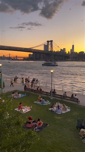 Springtime vibes… you can follow us on Youtube https://www.youtube.com/@TimesSquareNewYork #nyc #sunset #newyorkcity #newyorknewyork 📸@917vis | New Yorkers Live