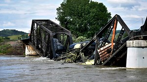 Montana Rail Link initiates cleanup, repairs after Yellowstone River bridge collapse