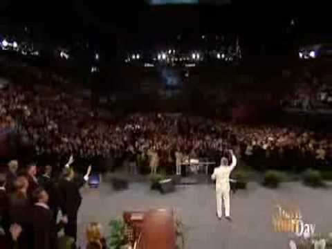Benny Hinn sings "HOLY GROUND" (with lyrics)