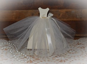 5-1/2" Tall Standing Wedding Dress, Small Bridal Shower Centerpiece, Standing Wedding Dress, Bridal Shower Table Decor - Etsy