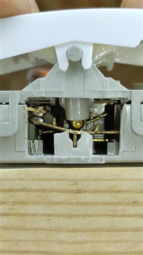 Everything ingenious is simple! How does a switch work? #IngeniousSimplicity #HowItWorks #ElectricalBasics #SwitchMechanism #fblifestyle | Happy series