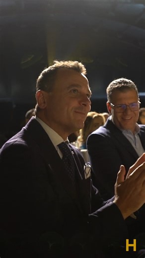 Il nostro amministratore delegato Terry Morabito, dal primo gennaio 2024, diventerà il Country Manager Italia di Hgroup! La notizia è stata annunciata durante la convention a Roma da Guy Dymschiz, Presidente di Duna House Holding, esprimendo piena fiducia nelle capacità di Terry Morabito per guidare la crescita del gruppo in Italia. Tantissimi auguri da parte di tutto il team! Inoltre vogliamo congratularci per i successi raggiunti e per quelli che verranno 🎉 Leggi l’intervista completa al nost