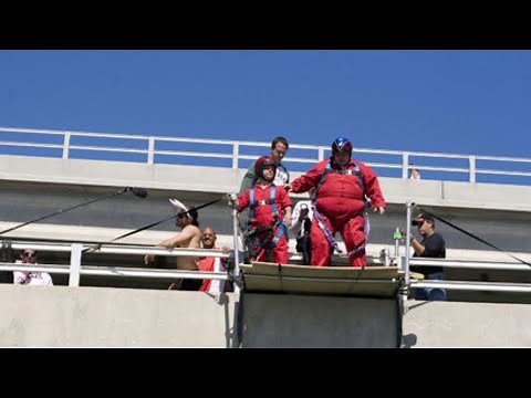 Jackass Number Two (2006) - The Bungee Jump
