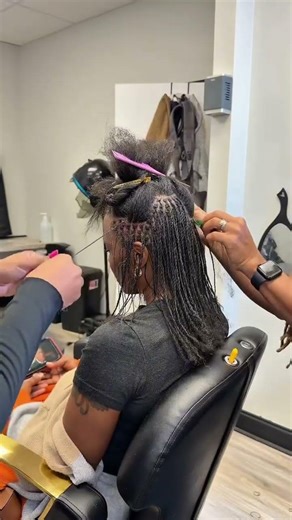 Sister / Micro Locs Tutorial #youtubeshorts #locstyles #locs #protectivestyles