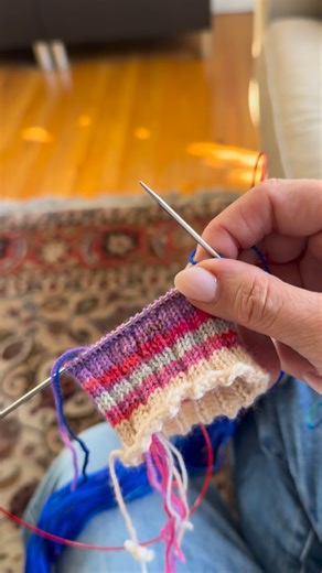 Shakeh’s Studio on Instagram: "How to knit jogless stripes using the lifted method: - Knit to end of the round with Color A - Switch to Color B and knit the first round normally - On second round with Color B, find the first stitch you knitted in Color B and locate the stitch in Color A directly below it - Lift that lower stitch (Color A) onto left needle and knit them together This action pulls the start of the row up, aligning it with the rest of the round. Happy knitting! #knittingtutorial #j