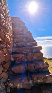 (Comme une envie d'ailleur) LA VIE EST FAITES DE CHOIX ❤️ « Il n’existe aucune erreur, Toute direction est la bonne. Elle vous mène là où vous devez être au meilleur moment. A chacune de vos questions, A chacun de vos doutes, Ne laissez jamais vos peurs vous emprisonner. Prenez le temps de respirer. Prenez le temps de faire le vide. Prenez le temps d’être à l’écoute de votre corps et de cette petite voix en vous. Prenez le temps d’être à l’écoute de la vie et des signes qu’elle vous envoie. Marc