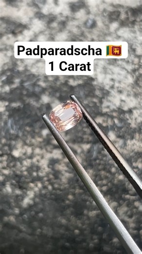 Padparadscha Sapphire Unheated 1 Ct