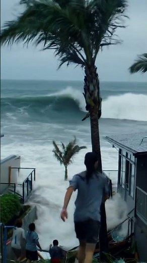 TERRIFYING Tsunami Wave DESTROYS Homes! (Caught on Camera)