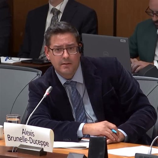 Mettre de l’avant un projet de loi sans connaître le nombre de personnes qui seront touchées, ni si on a les ressources suffisantes pour traiter les demandes : c’est ÇA le ministère de l’Immigration et de la Citoyenneté du Canada. #ircc #polcan #bq | Alexis Brunelle-Duceppe