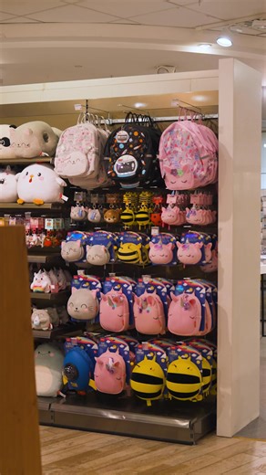 C'est la rentrée chez LEGAMI ! Cartable sur le dos, cahiers bien rangés et des sommets d’imagination : partons pour une nouvelle aventure sur les bancs de l’école ! A retrouver au 2eme étage du magasin. | LE BHV MARAIS