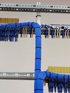 Connection of electronic control modules of home automation using electrically insulated copper wires.