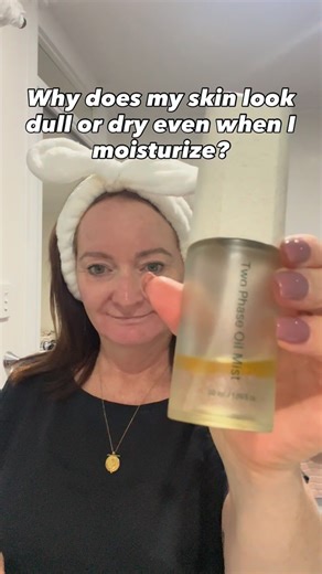 Paula Logan | Riman (Korean) skin care 🤍 on Instagram: "Why does your skin look dull or dry even when you’re moisturizing? Often, it’s not asking for more moisturizer... it’s asking for hydration. Hydrating and moisturizing aren’t the same thing. When skin is dehydrated, it can feel tight, look dull, and lack bounce. And if you have oily skin? It often gets oilier when it’s dehydrated as your skin tries to compensate. Dehydrated skin always makes me think of a raisin Dry, tired, shriveled. Hydr