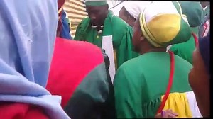 Ke moila o mosesane | Tauyajuta
