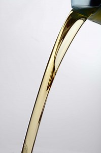 What Kind of Oil for the Transmission in a Gravely Zero-Turn Mower?