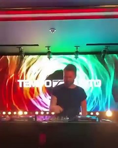 1.8K views · 211 reactions | I’ve noticed that whenever playing, I subconsciously keep singing/shouting the notes in a track and thanks to this habit, my voice is always coarse after a gig 嵐 This is a fine example of another awesome vocal cords workout Monday Bar Sweden. | Tempo Giusto | Facebook